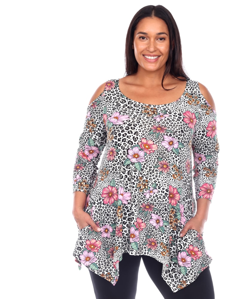 Front of a model wearing a size 2X Antonia Cold Shoulder Tunic in Leopard by White Mark. | dia_product_style_image_id:246960